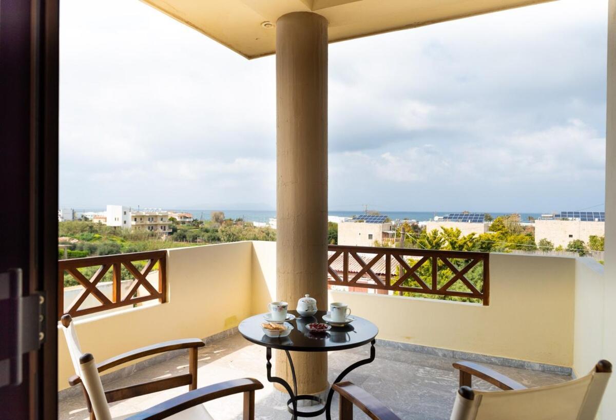 Villa Thalia กูเวส ภายนอก รูปภาพ