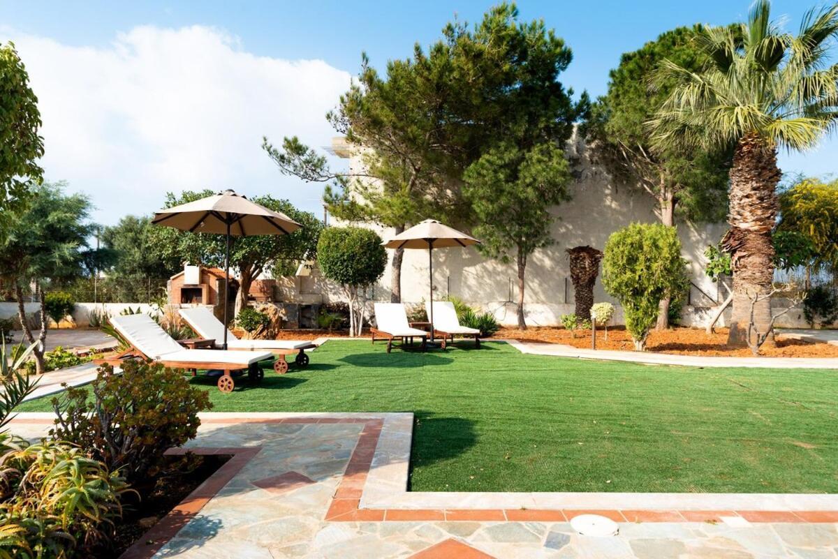 Villa Thalia กูเวส ภายนอก รูปภาพ